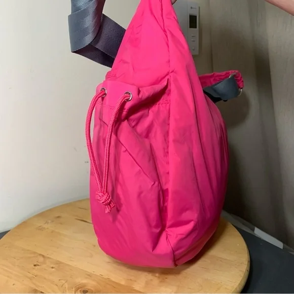 Puma Retro Sport Nylon Crossbody Hot Pink Shoulder Bag Ajustable Strap Tote Y2K - Picture 6 of 15